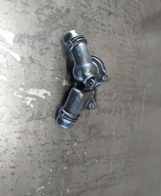 BMW 3 E46 Thermostat housing 1436824
