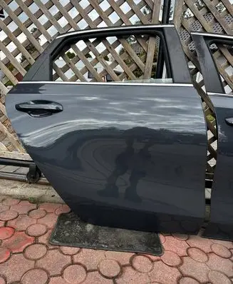 KIA Ceed Rear door 