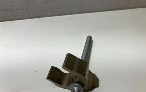 BMW X1 F48 F49 Fuel Injector clamp holder 