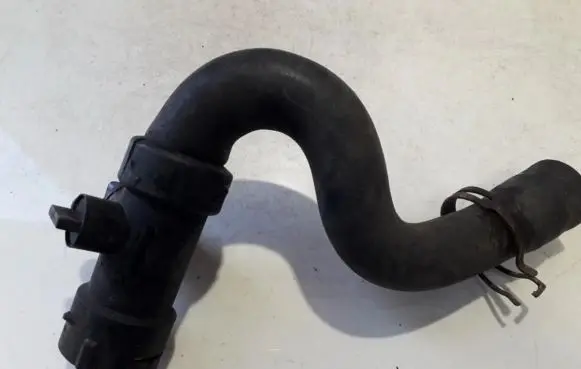 Audi A4 S4 B5 8D Engine coolant pipe/hose 4B0121049D