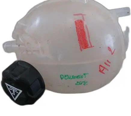 Peugeot 208 II Coolant expansion tank/reservoir 