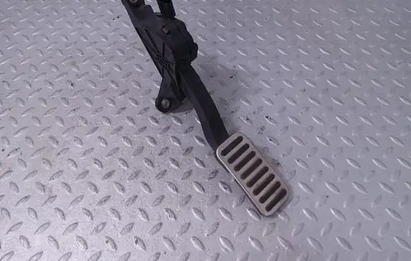 KIA Ceed Accelerator throttle pedal 32700G4210
