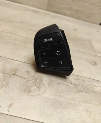 Volvo V70 Cruise control switch 30739638