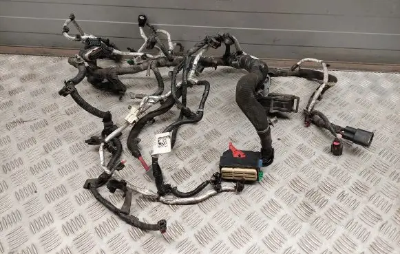 Chrysler Pacifica Engine installation wiring loom 852AE