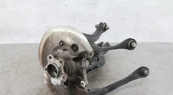 BMW 3 G20 G21 Rear wheel hub spindle/knuckle 6899304 33306899304 6878639