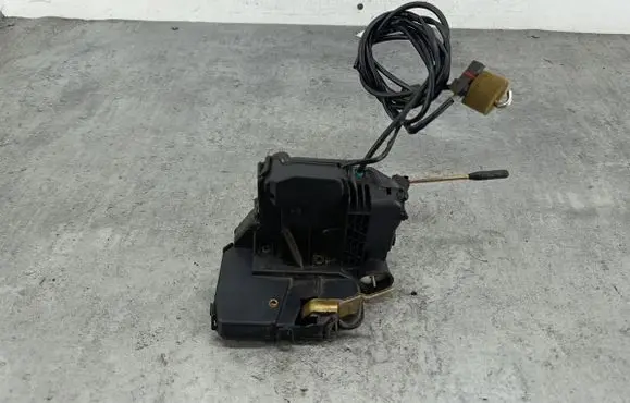 Mercedes-Benz C W203 Front door lock 004133112631