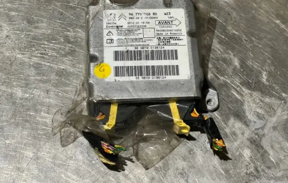 Peugeot 508 Airbag control unit/module 9677910680