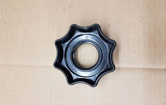 Volkswagen Eos Spare wheel bolt 