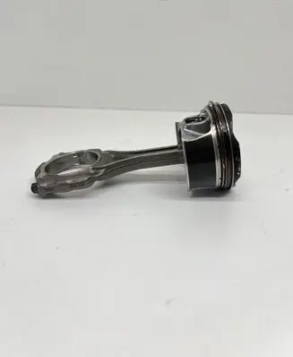 BMW 8 G16 Piston with connecting rod 11247852246 7852246 11258665195