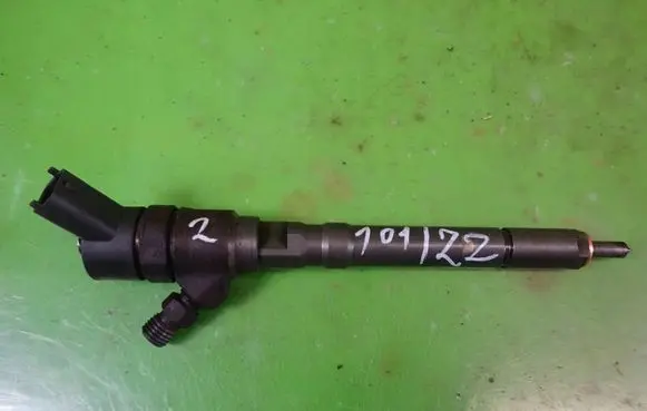 KIA Carens I Fuel injector 0445110064