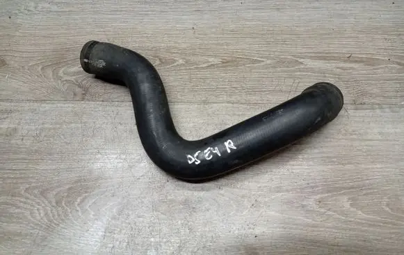 Volvo V70 Engine coolant pipe/hose 30723970