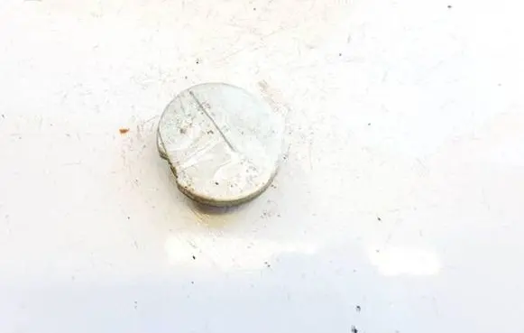Rear bumper row hook cap/cover