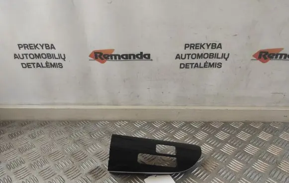 Toyota Prius (XW50) Panel trim 5547047010