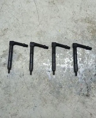 Nissan Almera Tino Fuel injectors set Z484391
