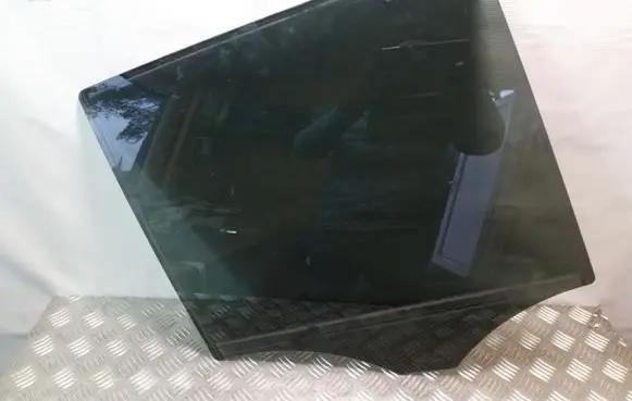 Mercedes-Benz ML W164 Rear door window glass
