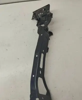 Fender mounting bracket