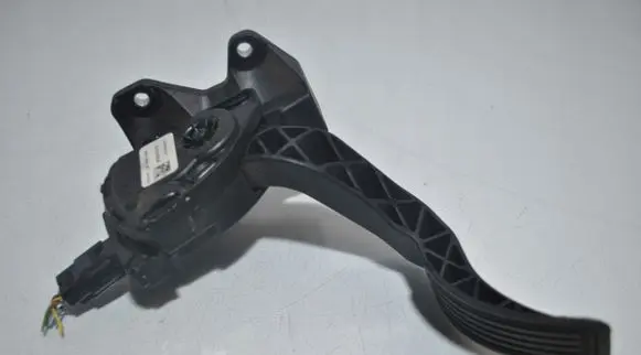 Ford Focus Accelerator throttle pedal 8S4A9F836AA