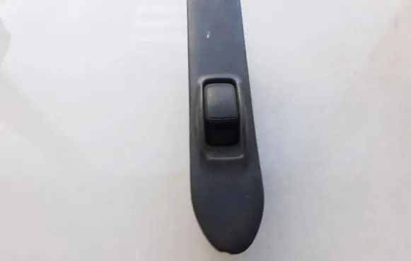 Mitsubishi Lancer Electric window control switch MR252978 C80-D160W-1