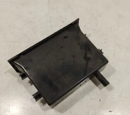 Nissan X-Trail T30 Glove box