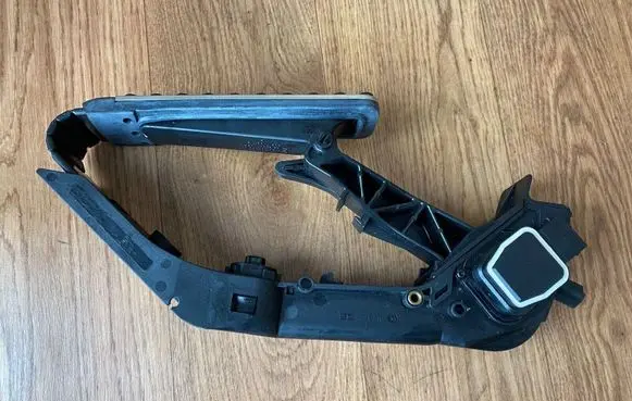 Mercedes-Benz E W211 Accelerator throttle pedal
