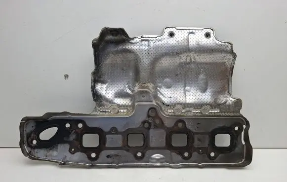 Volvo XC90 Heat shield in engine bay 32290124