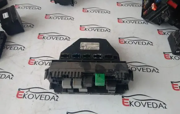 Mercedes-Benz E C207 W207 Fuse module A2129000006