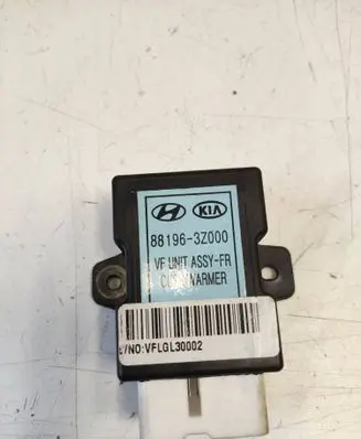 Hyundai i40 Seat heating relay 881963Z000