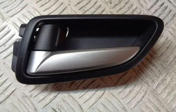Mazda 2 Front door interior handle