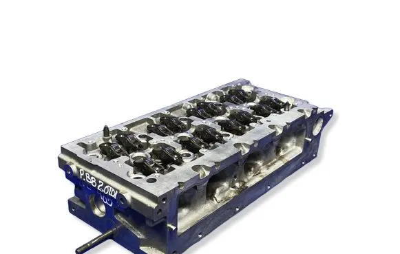 Volkswagen PASSAT B8 Engine head 04L103373E 04L103064J