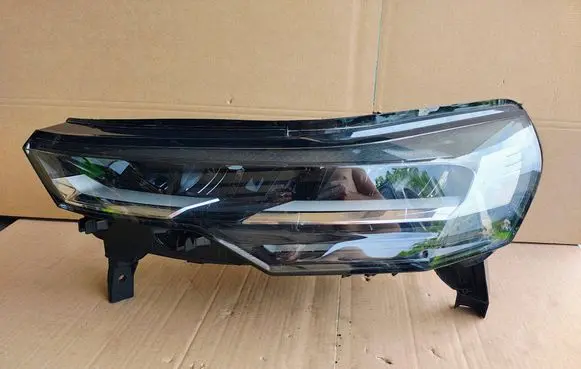Renault Captur II Headlight/headlamp 260604753R