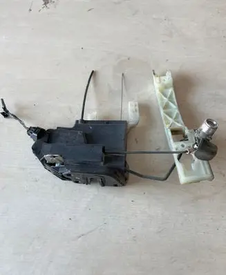 Hyundai Tucson LM Front door lock