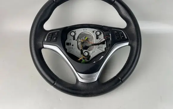 BMW X1 E84 Steering wheel 9123288 305227985 307796599E06