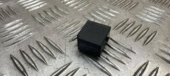 Mercedes-Benz E C207 W207 Other relay 0025421119