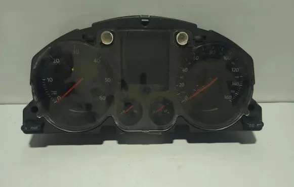 Volkswagen PASSAT B6 Speedometer (instrument cluster) 3C0920960H V0015000