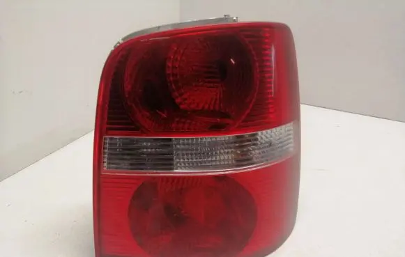 Volkswagen Touran I Rear/tail lights 1T0945096F