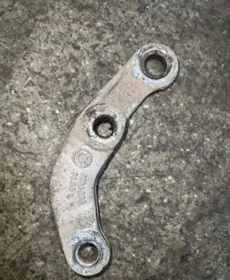 BMW 5 E39 Sway bar bush bracket, front 1091988