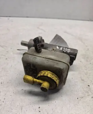 Volkswagen Golf IV Master brake cylinder 21027099
