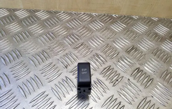Nissan Qashqai ESP (stability program) switch 