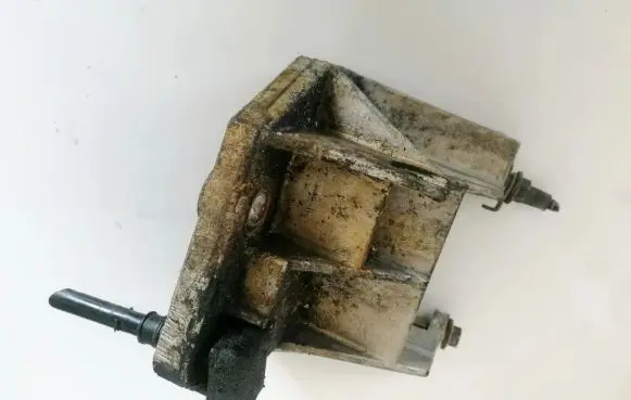 Ford Fiesta Engine mounting bracket