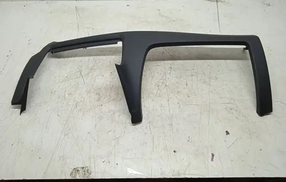Dashboard lower bottom trim panel