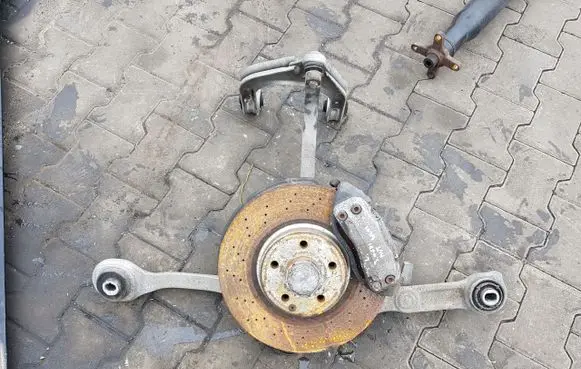Mercedes-Benz E W211 Front wheel hub spindle knuckle