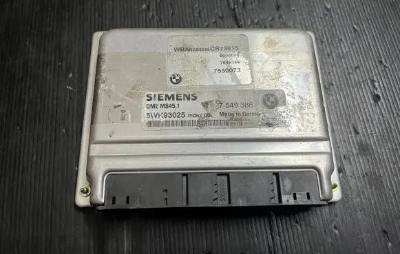 BMW 5 E60 E61 Engine control unit/module 7549388 7550073 DMEMS451