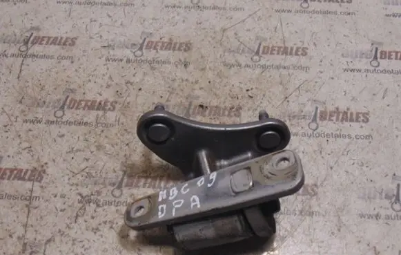 Mercedes-Benz C W204 Front door lower hinge 