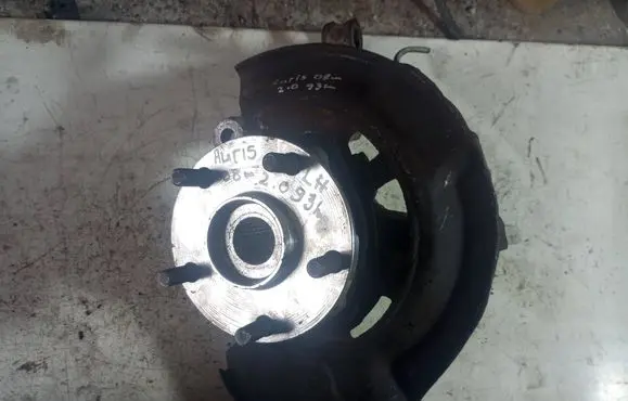 Toyota Auris 150 Front wheel hub spindle knuckle