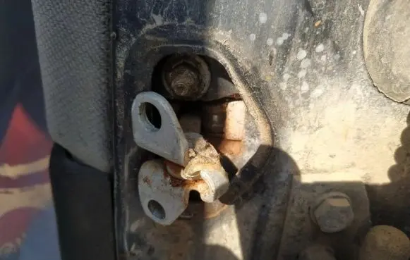 Peugeot 406 Rear door check strap stopper