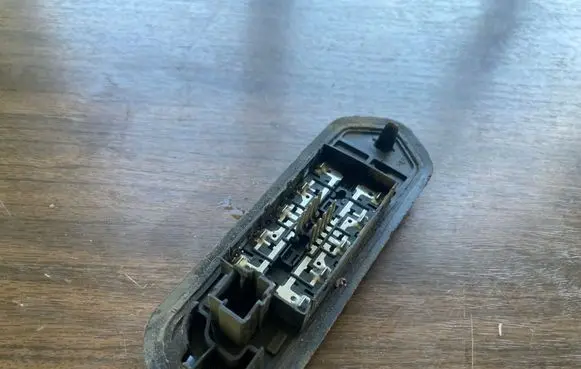 Peugeot 807 Sliding door contact joint 1400095580