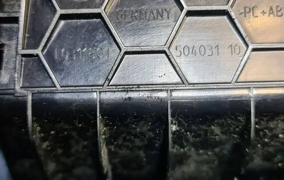 BMW 4 F32 F33 Cup holder L0311797 50403110