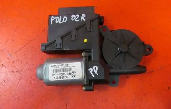 Volkswagen Polo Front door window regulator motor 6Q2959801A