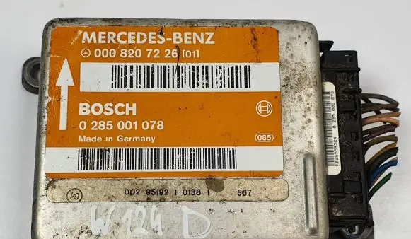 Mercedes-Benz E W124 Airbag control unit/module 0008207226
