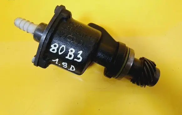 Audi 80 90 S2 B4 Vacuum pump 028207A